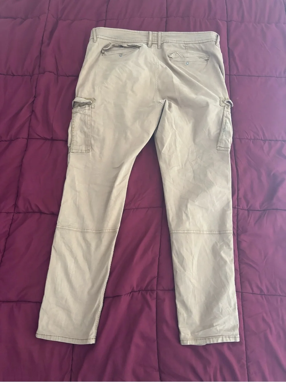Classic Men's Tan Cargo Pants with Multiple Utility Pockets